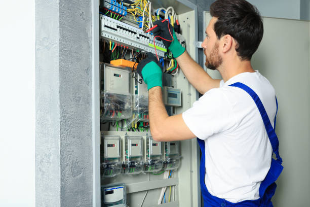 Best Affordable Emergency Electrician  in Holbrook, NY